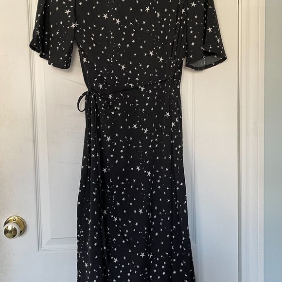 Wrap midi dress with star print - Picture 2 of 3